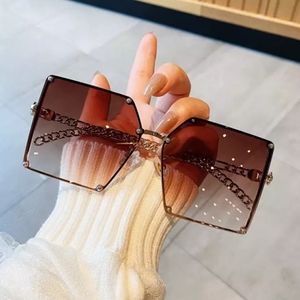 Oversized squared sunglasses